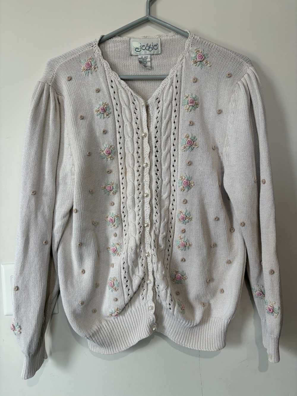 Lovely vintage knitted cardigan sweater